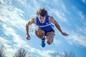 美记：库里距离复出还有一段时间，这次客场之旅可能看不到他